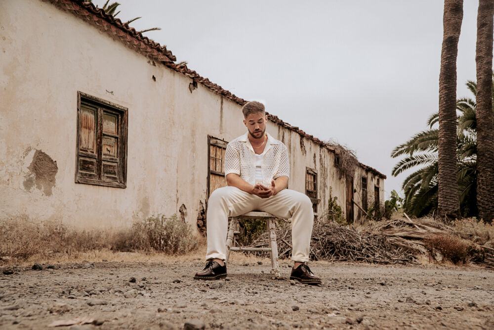 St. Pedro en una sesión fotográfica para la promoción de su nuevo trabajo. (Cortesía)