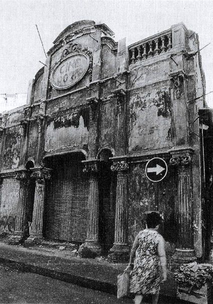 Cine Doré abandonado